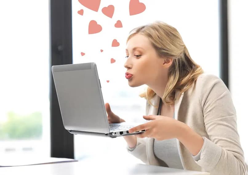girl having an online date