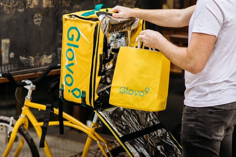 glovo delivery yellow bag