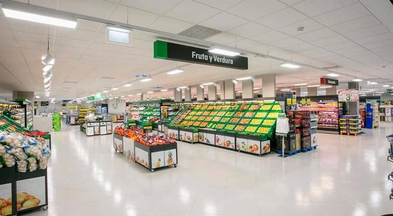 aisles fruit vegetables supermarket mercadona