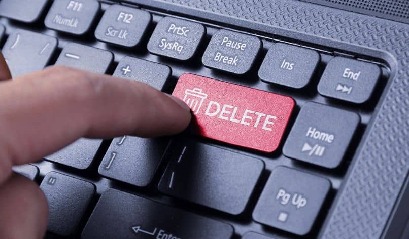 delete empty folders in Windows 10
